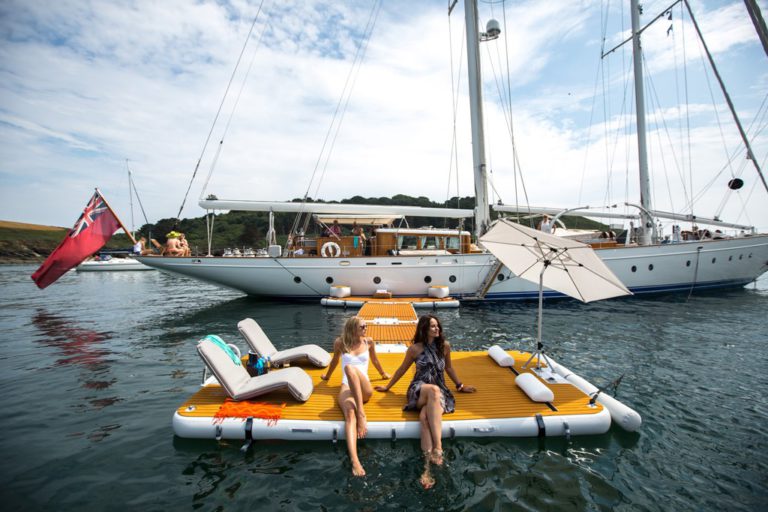 Relax on the Nautibuoy platform